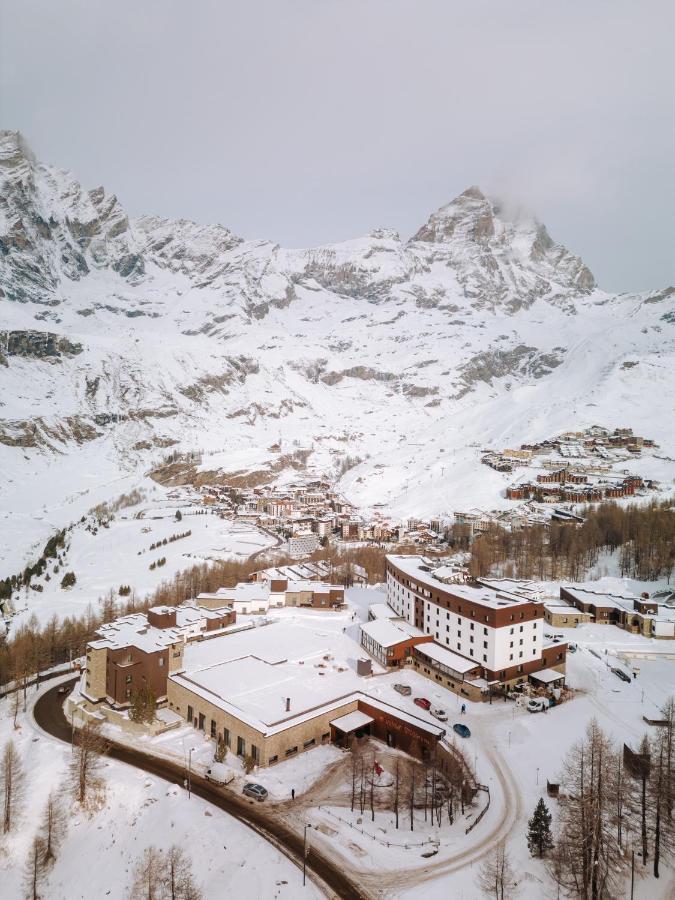 Valtur Cervinia Cristallo Ski Resort Breuil-Cervinia Bagian luar foto