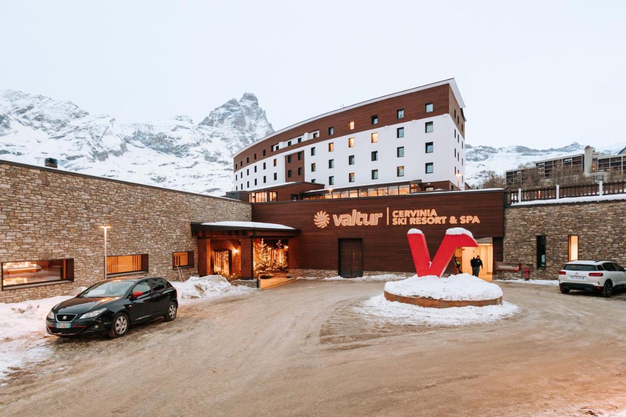 Valtur Cervinia Cristallo Ski Resort Breuil-Cervinia Bagian luar foto