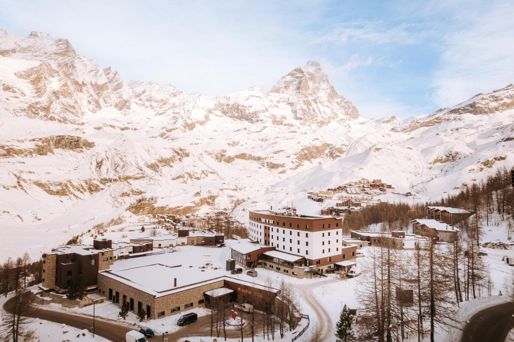 Valtur Cervinia Cristallo Ski Resort Breuil-Cervinia Bagian luar foto