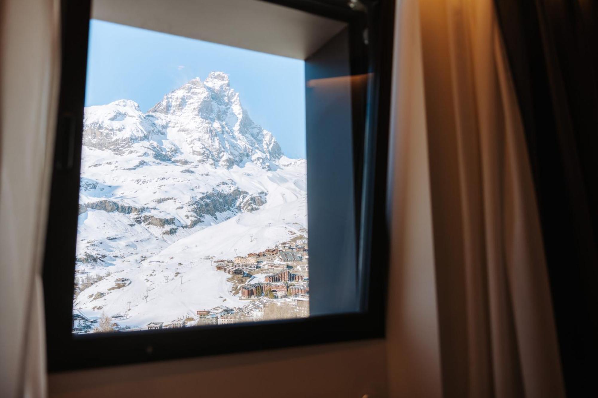 Valtur Cervinia Cristallo Ski Resort Breuil-Cervinia Bagian luar foto